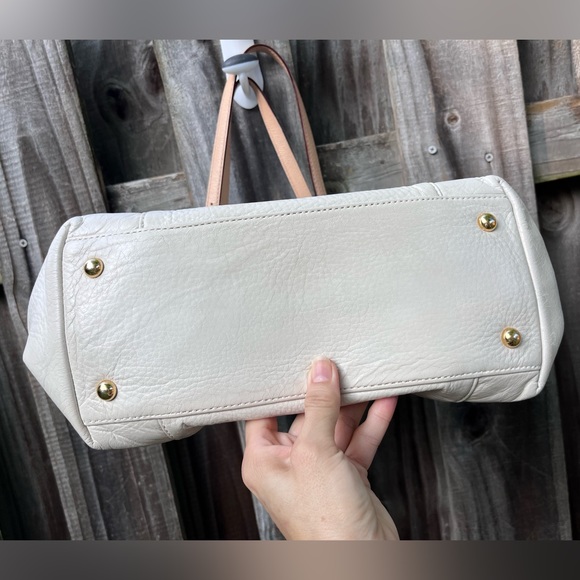 Michael Kors Leather Jet Set Tote - Picture 5 of 13